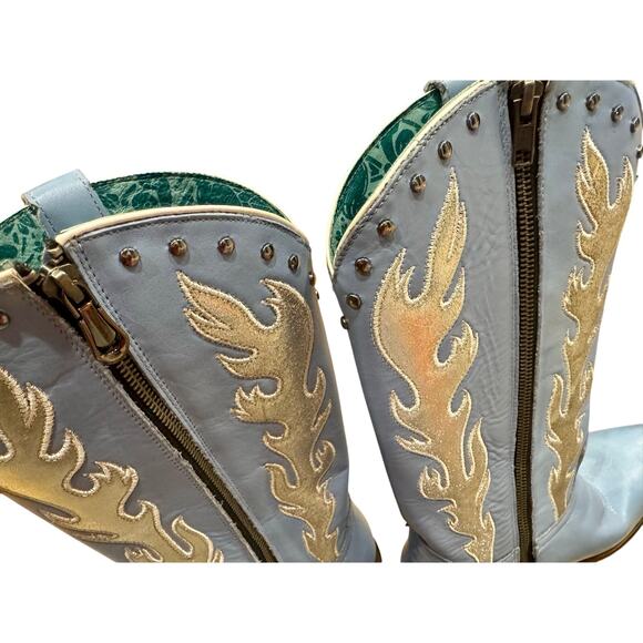 Corral Baby Blue Flame Studded Embroidered Western Boots Snip Toe 8.5M NWT - Picture 12 of 12